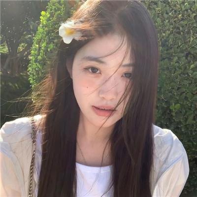 绯红色的窗帘 海报